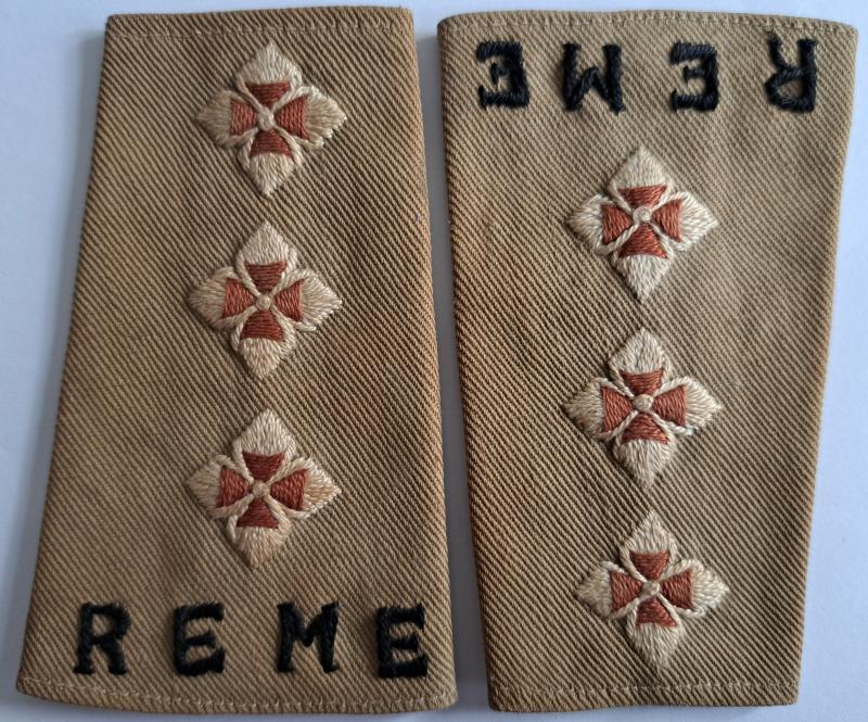 Pair of WW2 British Army Officer Slip on Ranks, REME Captain