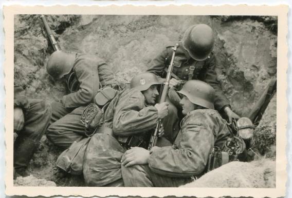 Photograph Waffen SS men wearing Tarnjacke 1