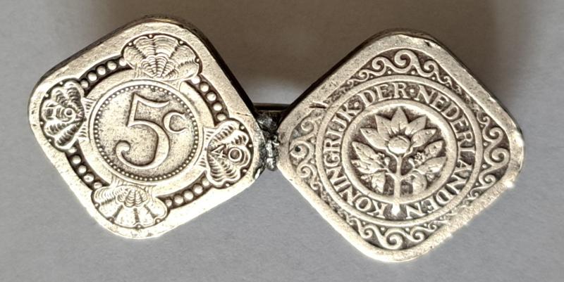 Dutch Brooch made of two Silver Five-cent coins / Broche Gemaakt van Twee Zilveren 5 Cent Muntstukken.